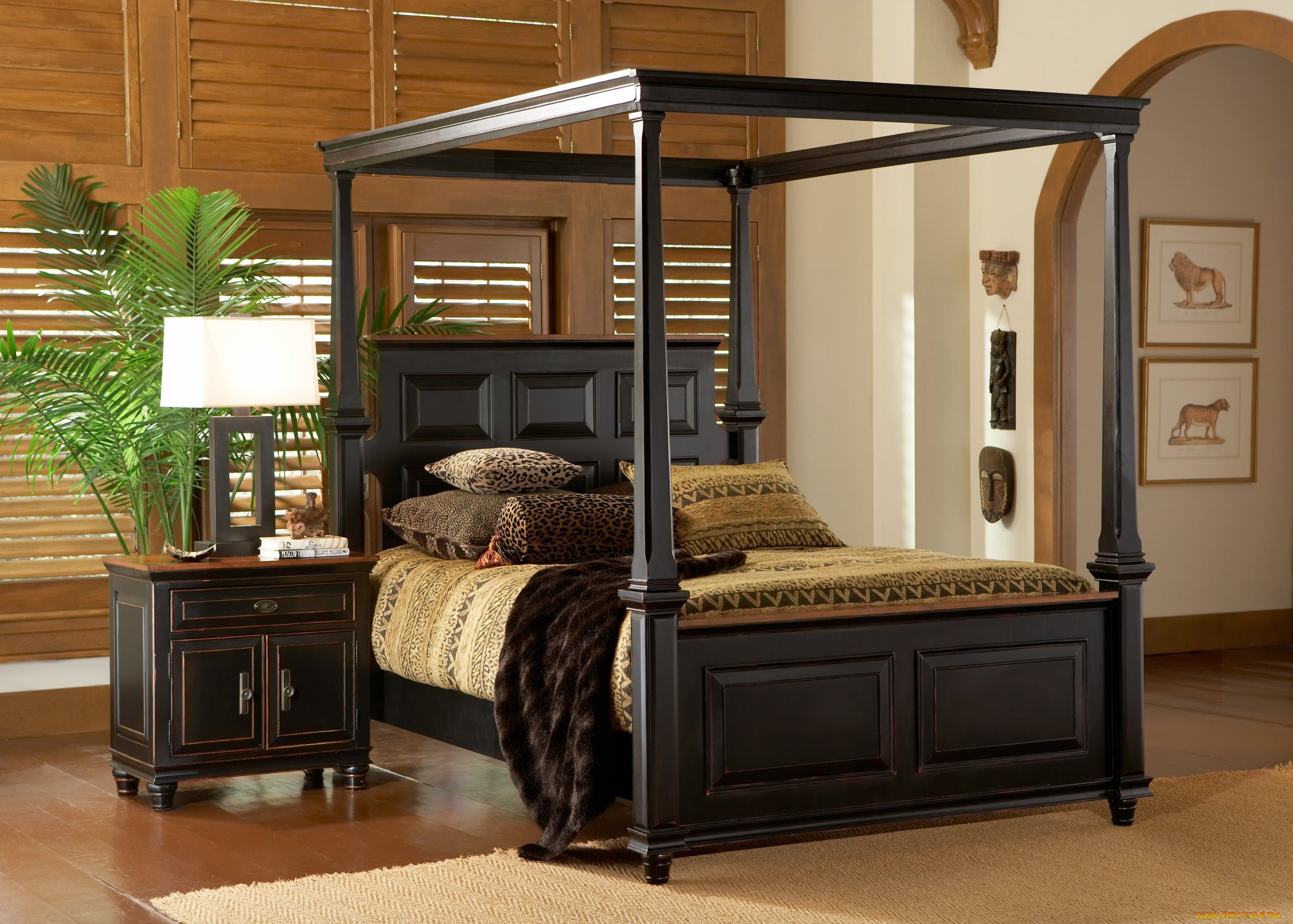 Кровати разных эпох. Двух спальная кровать "ларгос". Кровать Лори Ларго мебель. Кровать черная с оранжевым. Bed stand